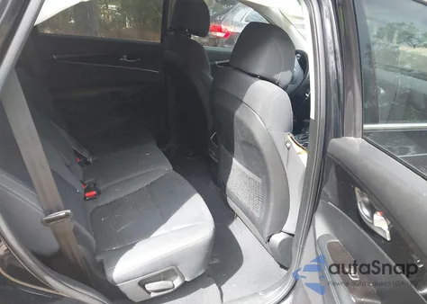 2017 Kia Sorento 2.4L L из США, поврежденный, VIN 5XYPG4A38HG275843